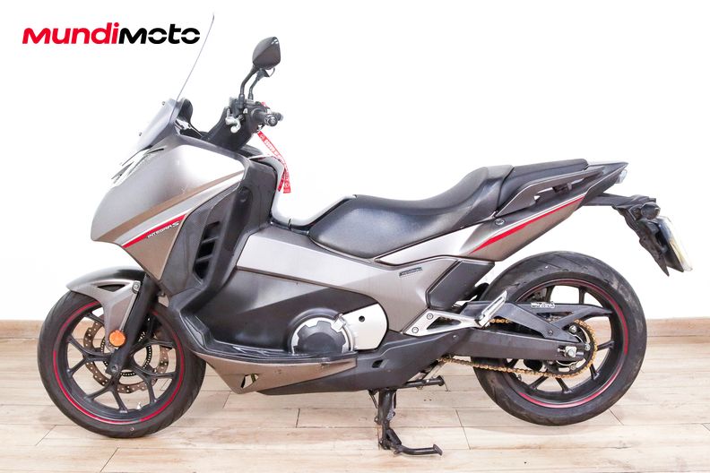 Motorbike image 5