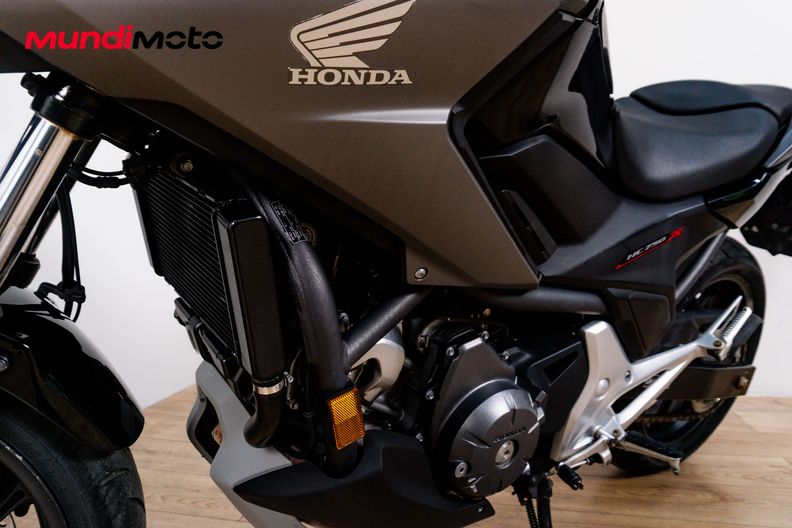 Motorbike image 9