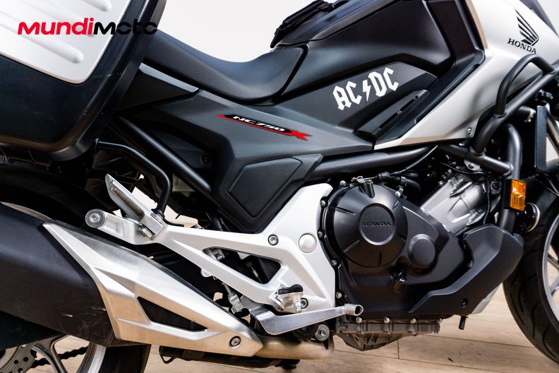 Motorbike image 3