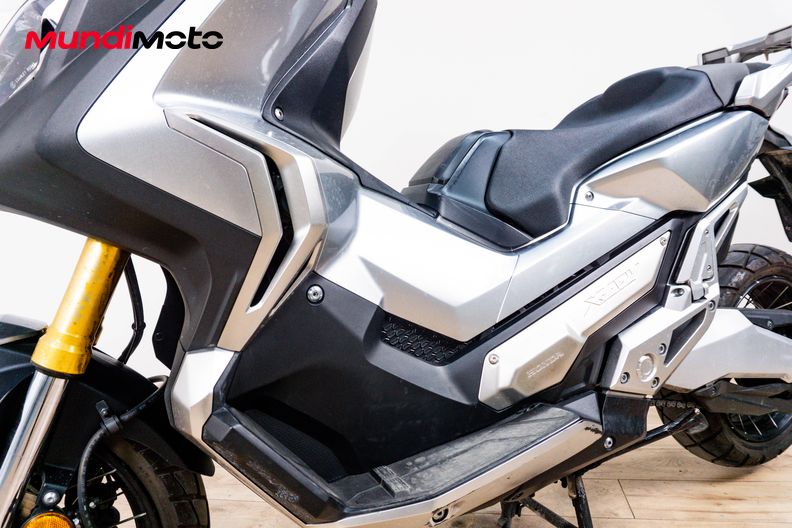 Motorbike image 9