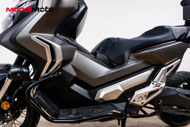 Motorbike image 9