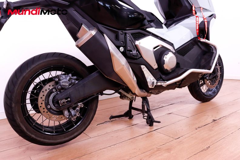 Motorbike image 3