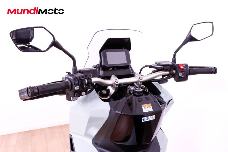 Motorbike image 10