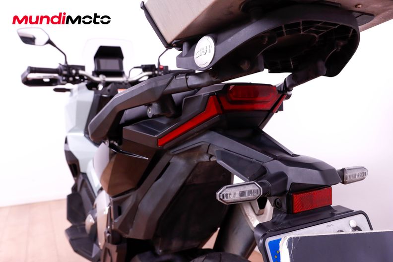Motorbike image 9