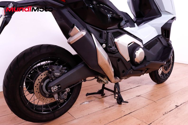 Motorbike image 3