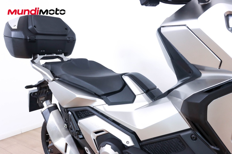 Motorbike image 12