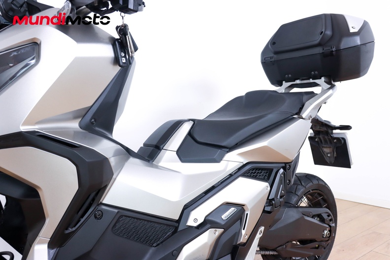 Motorbike image 8
