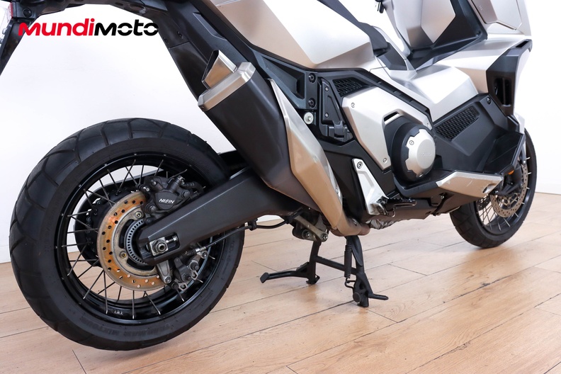 Motorbike image 3