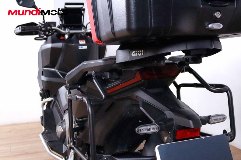 Motorbike image 9