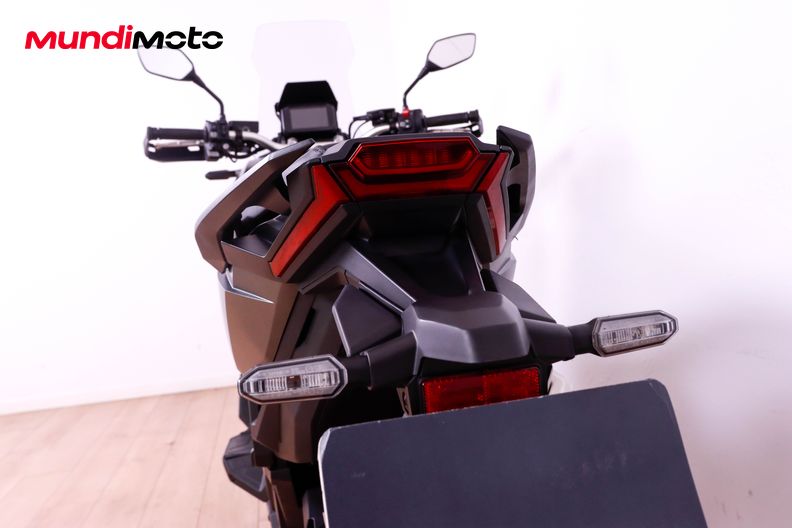Motorbike image 9