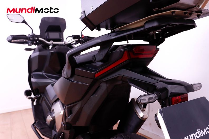 Motorbike image 9
