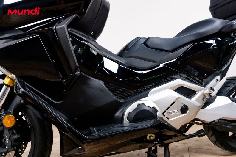Motorbike image 9