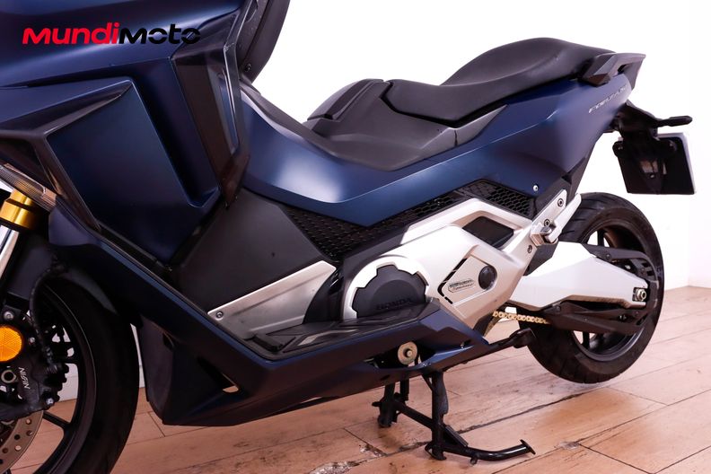 Motorbike image 8