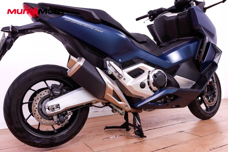 Motorbike image 3