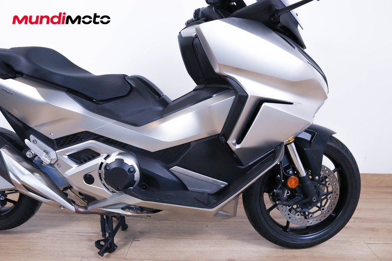 Motorbike image 12