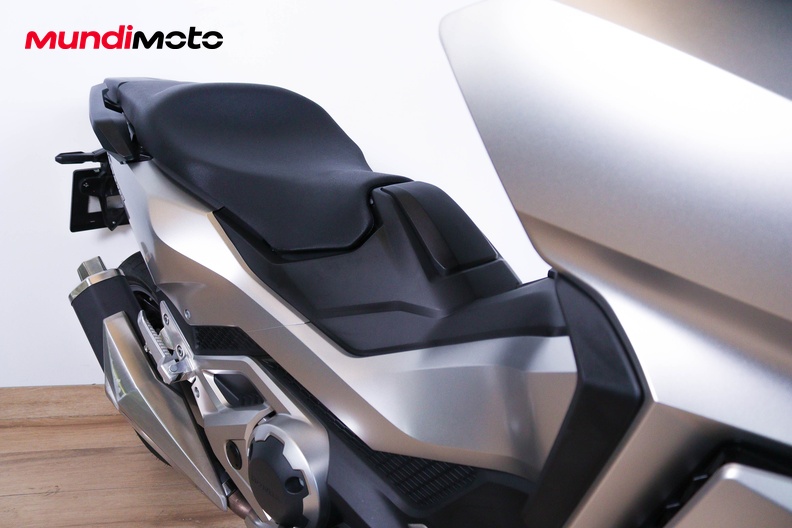 Motorbike image 13