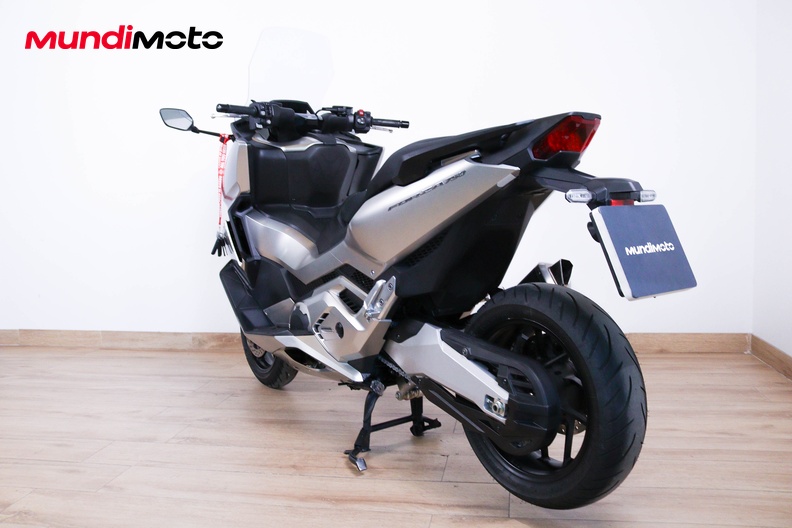 Motorbike image 7