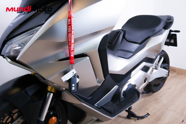 Motorbike image 8