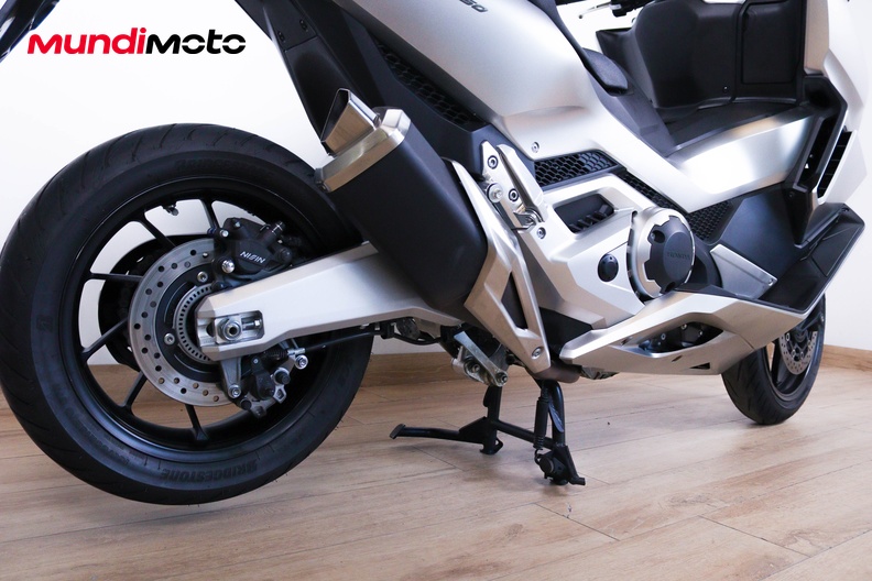 Motorbike image 3