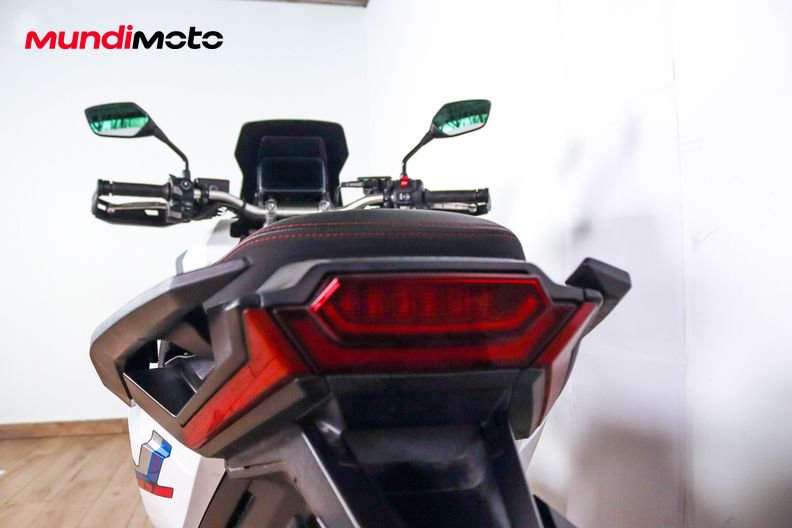Motorbike image 9