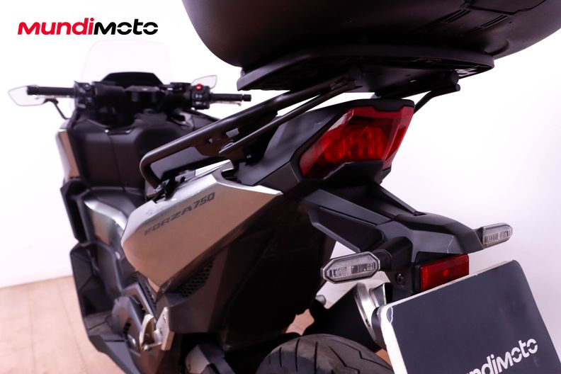 Motorbike image 9