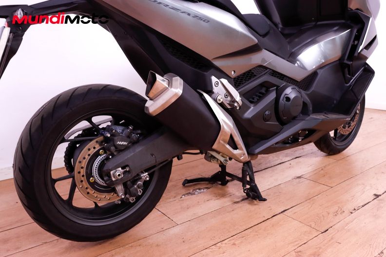 Motorbike image 3