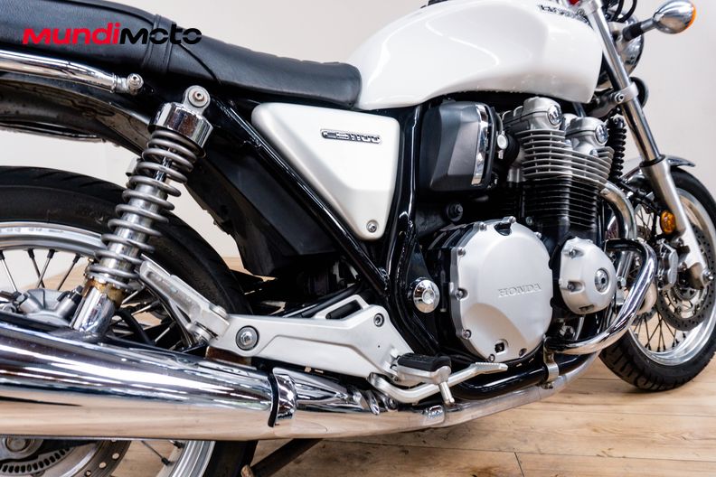 Motorbike image 3