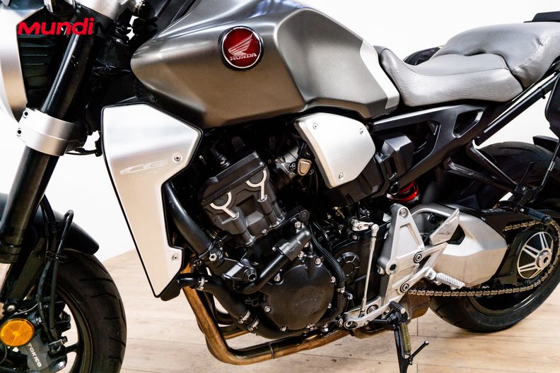 Motorbike image 9