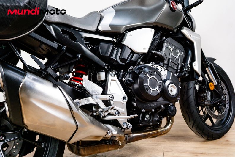 Motorbike image 3