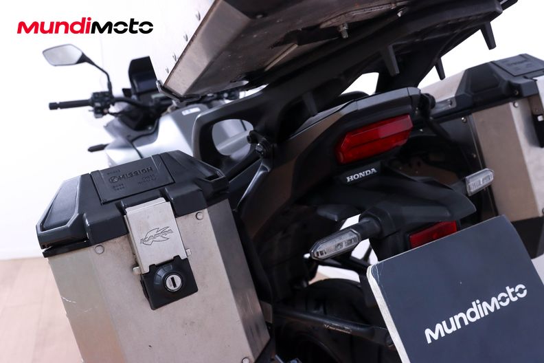 Motorbike image 9