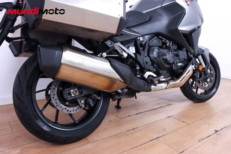 Motorbike image 3