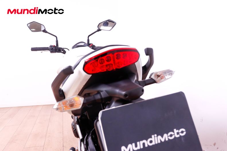 Motorbike image 9