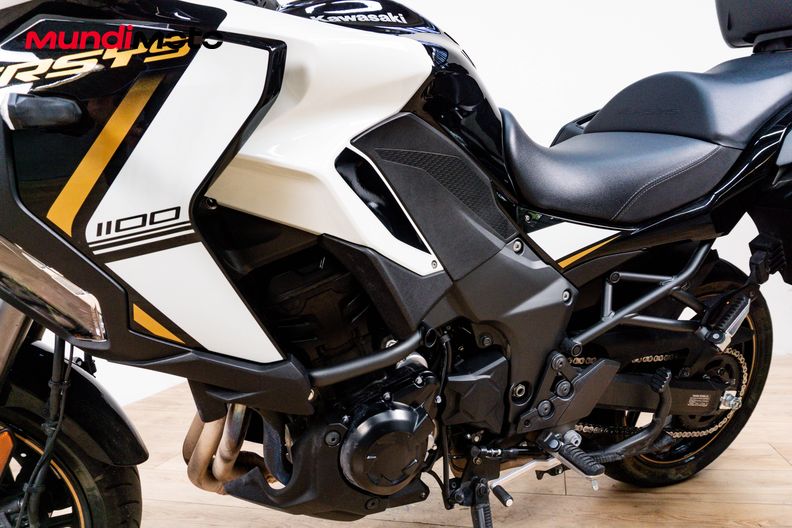 Motorbike image 9