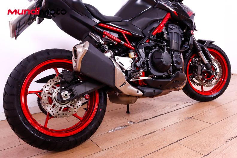 Motorbike image 3