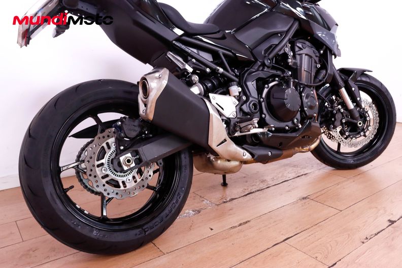 Motorbike image 3