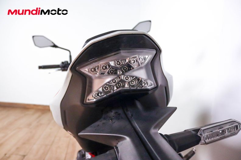 Motorbike image 9
