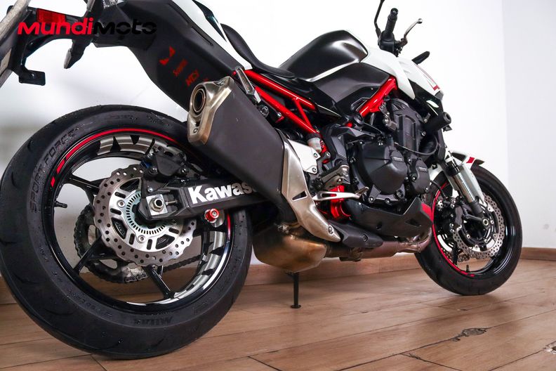 Motorbike image 3