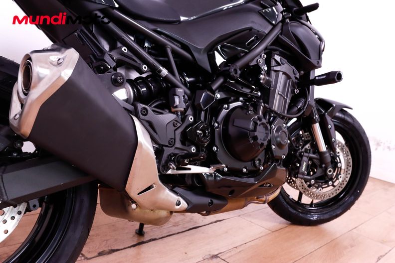Motorbike image 3