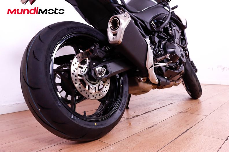 Motorbike image 3