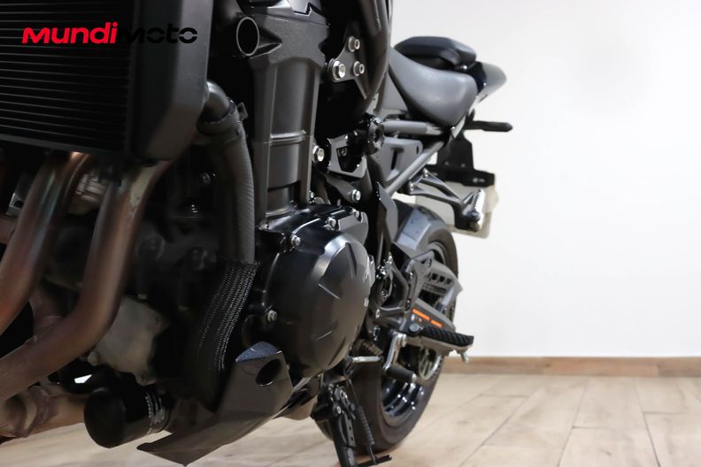 Motorbike image 8