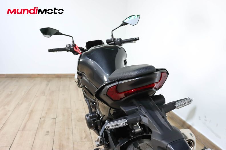 Motorbike image 9