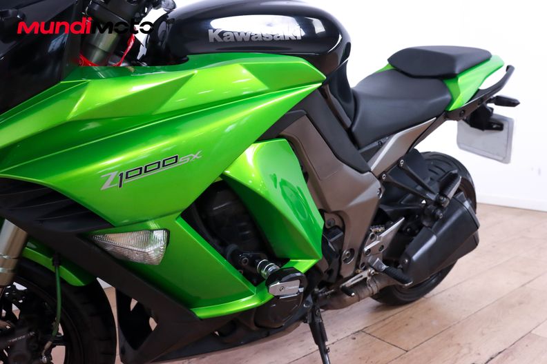 Motorbike image 8