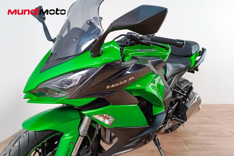 Motorbike image 9