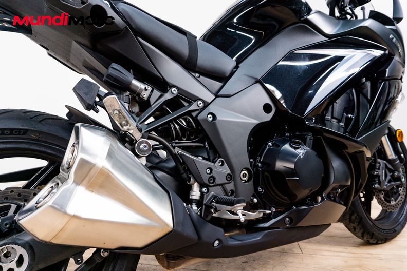 Motorbike image 3