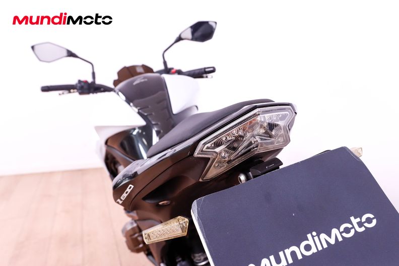 Motorbike image 9