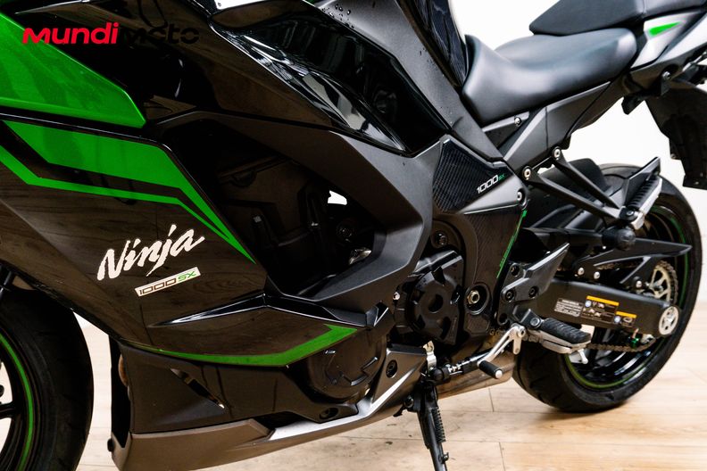 Motorbike image 9
