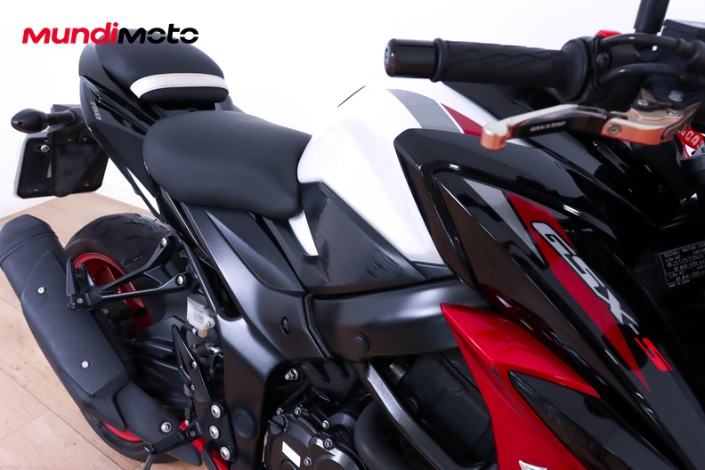 Motorbike image 12