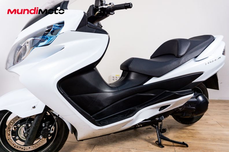 Motorbike image 9