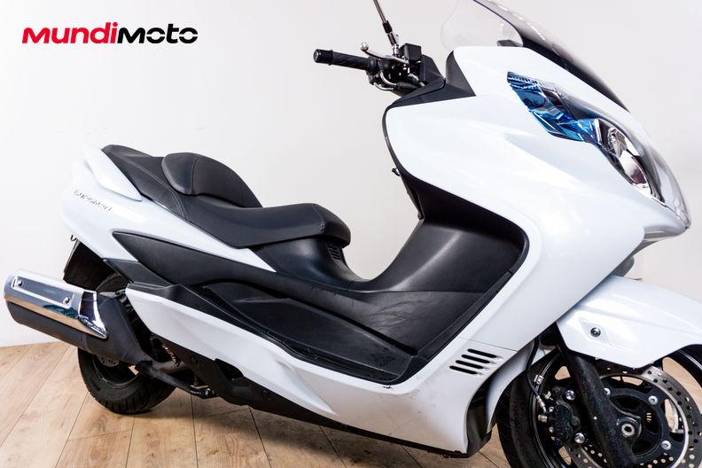 Motorbike image 4