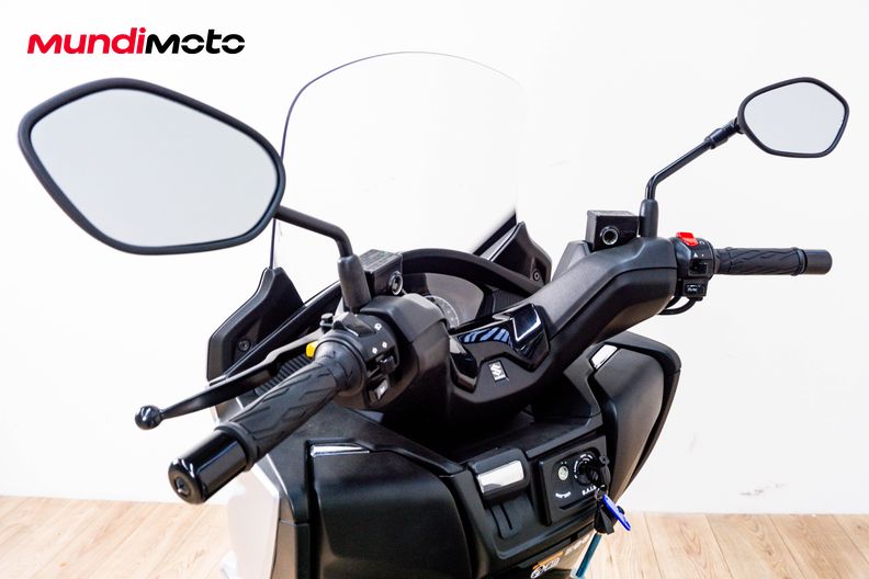 Motorbike image 10